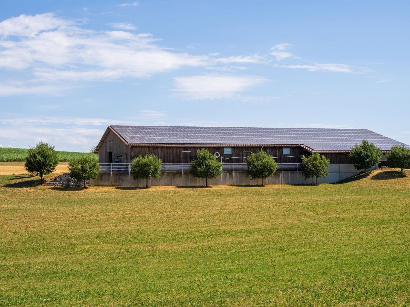 Solaranlage auf einem landwirtschaftlichen Gebäude